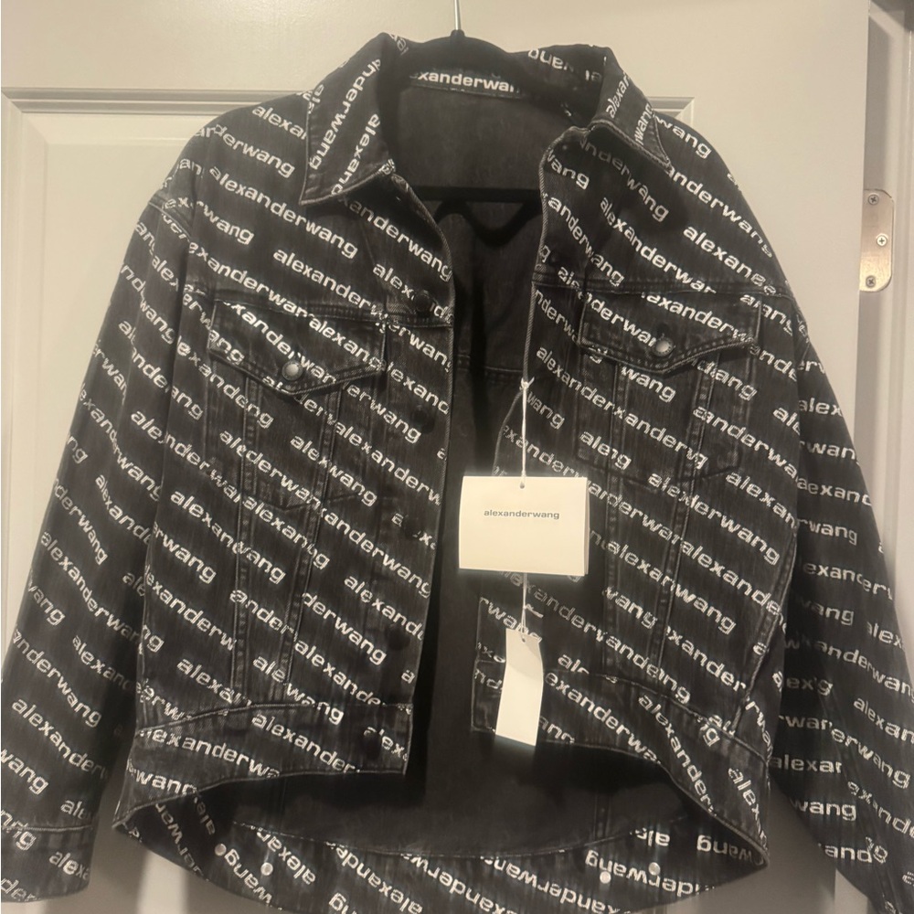 Alexander Wang Monochrome Logo Print Jacket
Brand New. Never Worn. Tags attached